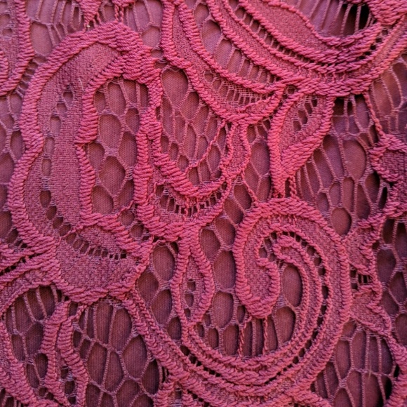 Andrianna Papell Lace Top - Picture 3 of 4
